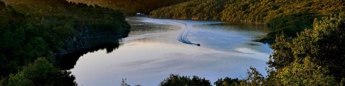 AU FIL DU LIN ET DU LAC DE GUERLEDAN